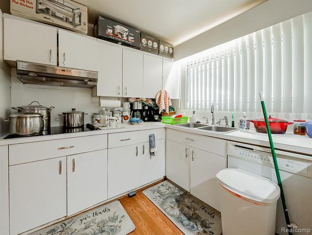 6775 Cedarbrook Drive, Bloomfield Hills, MI 48301