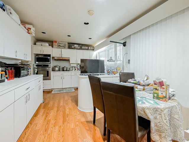 6775 Cedarbrook Drive, Bloomfield Hills, MI 48301