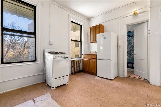 877 Hornaday Place, Bronx, NY 10460