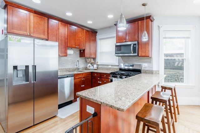 122-124 Beacon Hill Ave 1, Lynn, MA 01902