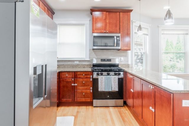 122-124 Beacon Hill Ave 1, Lynn, MA 01902