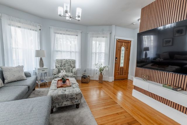 122-124 Beacon Hill Ave 1, Lynn, MA 01902