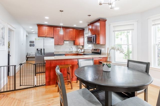 122-124 Beacon Hill Ave 1, Lynn, MA 01902