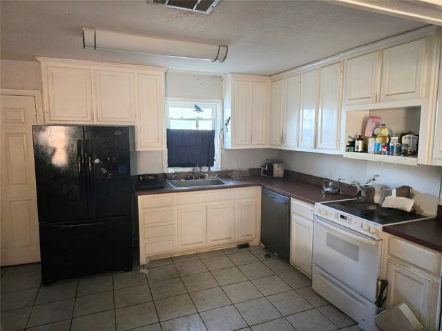 321 E Mustang Street, Crowley, TX 76036