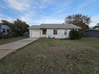 321 E Mustang Street, Crowley, TX 76036