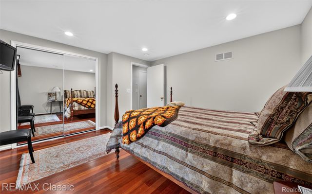 727 Arbor Court, Bloomfield Charter Township, MI 48304
