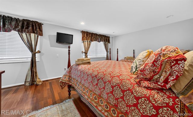 727 Arbor Court, Bloomfield Charter Township, MI 48304
