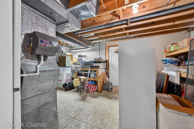 727 Arbor Court, Bloomfield Charter Township, MI 48304