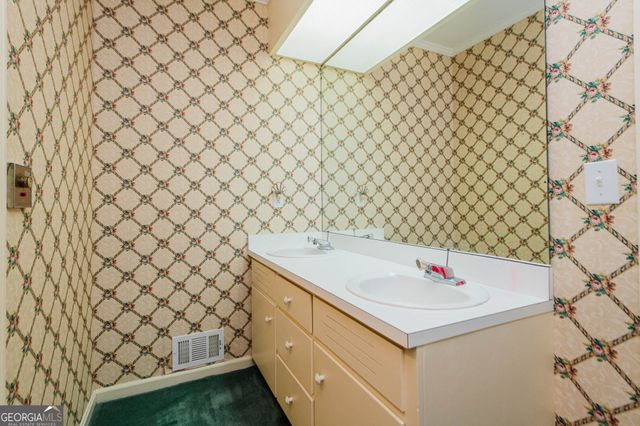 5207 Forest Lake Road, Eastman, GA 31023