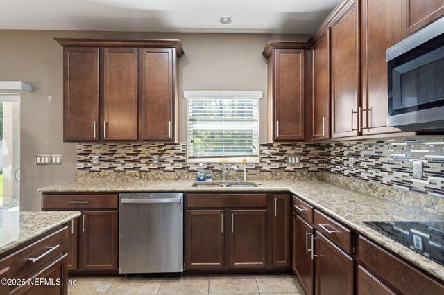 569 GLENDALE Lane, Orange Park, FL 32065