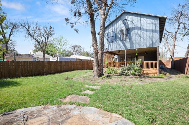 2209 S 3rd ST, Austin, TX 78704