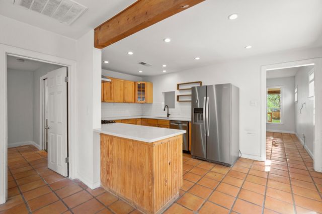 2209 S 3rd ST, Austin, TX 78704