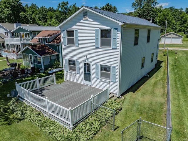 9380 E 430 S, Wolcottville, IN 46795