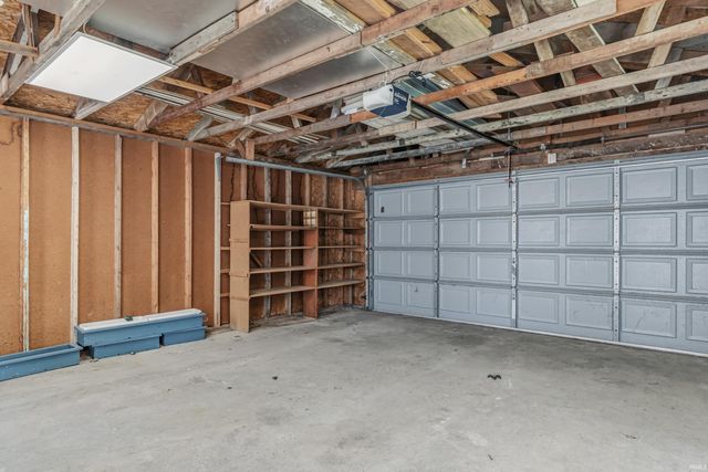 9380 E 430 S, Wolcottville, IN 46795