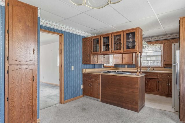 9380 E 430 S, Wolcottville, IN 46795