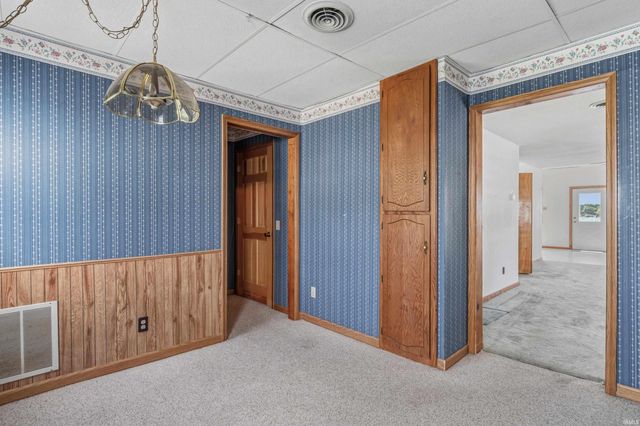 9380 E 430 S, Wolcottville, IN 46795