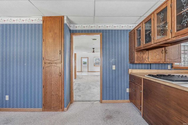 9380 E 430 S, Wolcottville, IN 46795