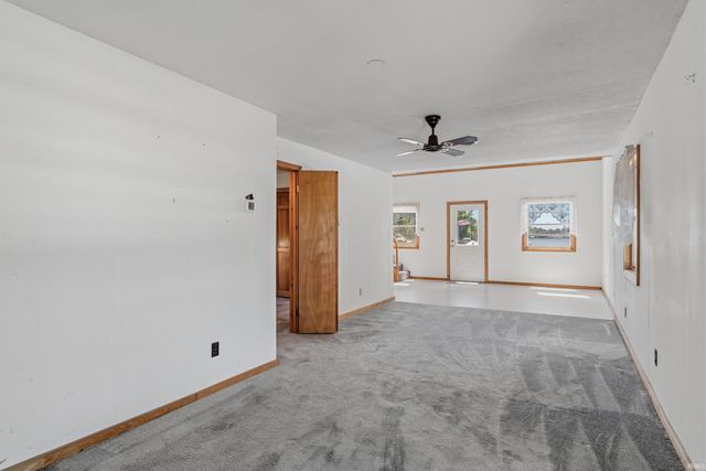 9380 E 430 S, Wolcottville, IN 46795