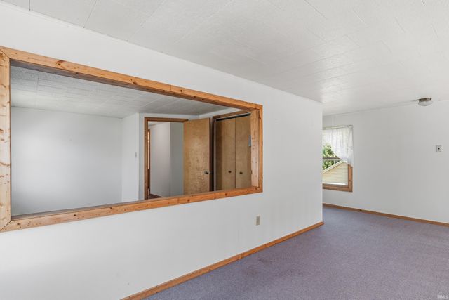 9380 E 430 S, Wolcottville, IN 46795