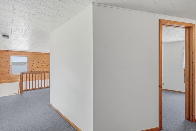 9380 E 430 S, Wolcottville, IN 46795