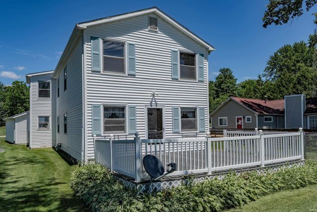 9380 E 430 S, Wolcottville, IN 46795