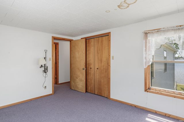 9380 E 430 S, Wolcottville, IN 46795