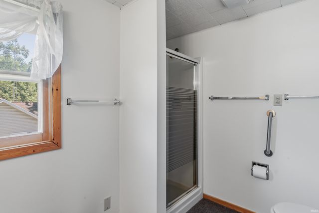 9380 E 430 S, Wolcottville, IN 46795