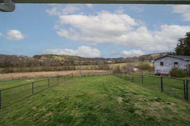 42 Auburn Hills Dr, Woodbury, TN 37190