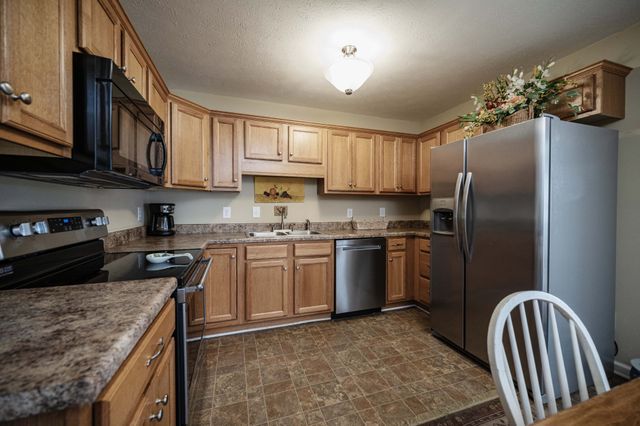 42 Auburn Hills Dr, Woodbury, TN 37190