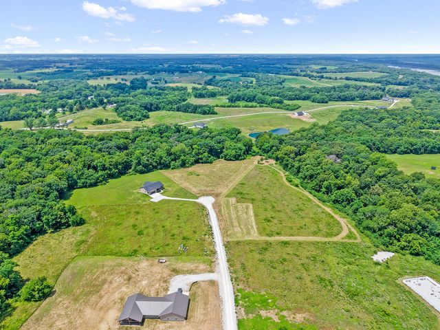 15000 MERIWETHER CT, Boonville, MO 65233