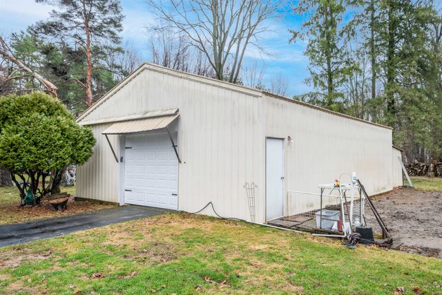 1371 W Vienna Road, Vienna Twp, MI 48420