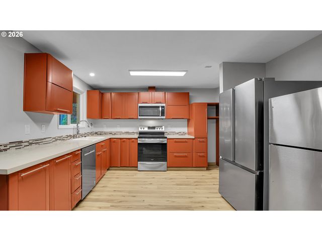 16318 Ne FARGO St, Portland, OR 97230