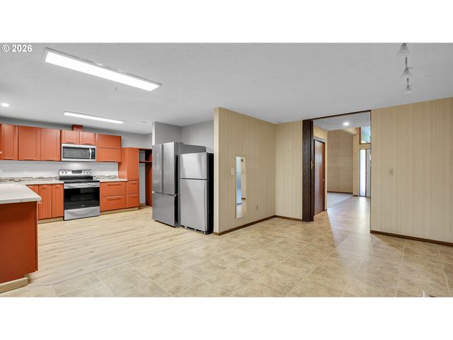 16318 Ne FARGO St, Portland, OR 97230