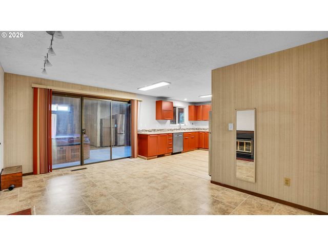 16318 Ne FARGO St, Portland, OR 97230