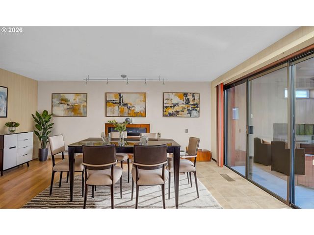 16318 Ne FARGO St, Portland, OR 97230