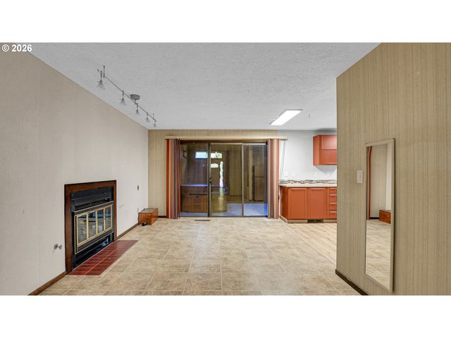 16318 Ne FARGO St, Portland, OR 97230