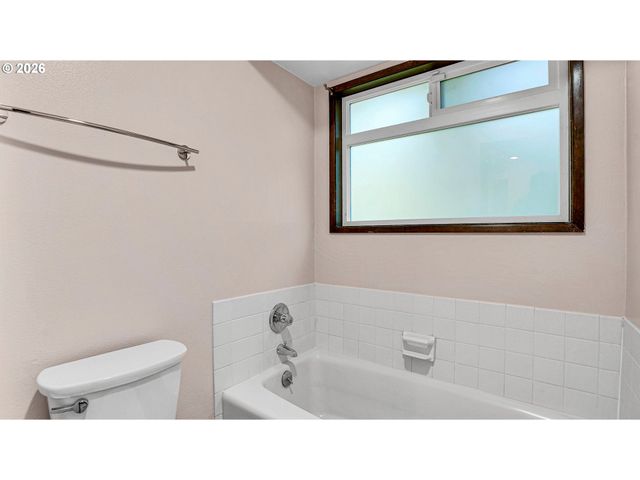 16318 Ne FARGO St, Portland, OR 97230