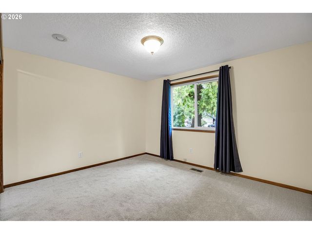 16318 Ne FARGO St, Portland, OR 97230