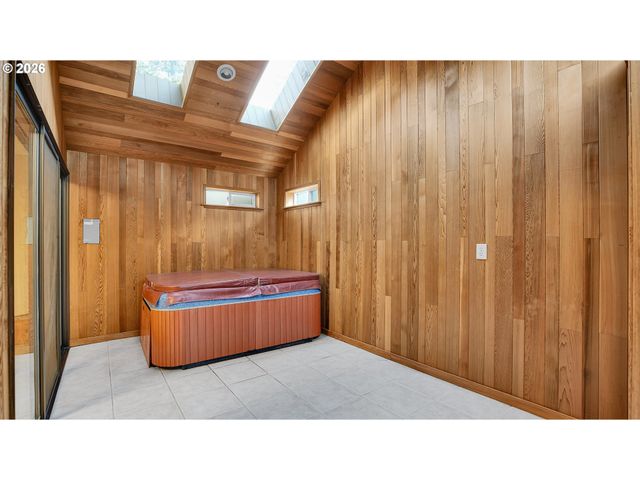 16318 Ne FARGO St, Portland, OR 97230