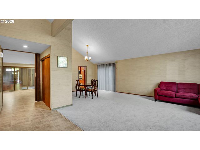 16318 Ne FARGO St, Portland, OR 97230