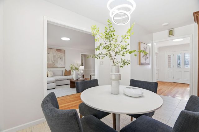 1315 Bright Oaks Court, Los Altos, CA 94024