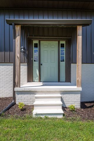 1708 Deer Hollow Dr, Lawrenceburg, TN 38464