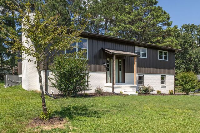 1708 Deer Hollow Dr, Lawrenceburg, TN 38464