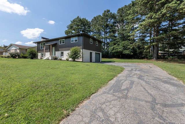 1708 Deer Hollow Dr, Lawrenceburg, TN 38464