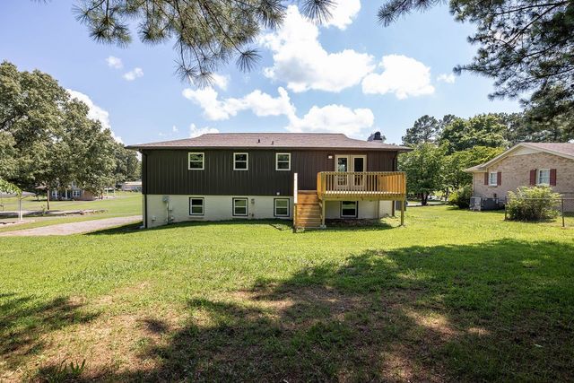 1708 Deer Hollow Dr, Lawrenceburg, TN 38464
