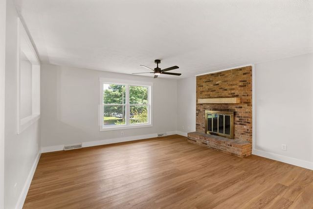 1708 Deer Hollow Dr, Lawrenceburg, TN 38464
