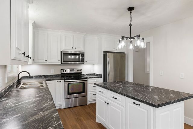 1708 Deer Hollow Dr, Lawrenceburg, TN 38464