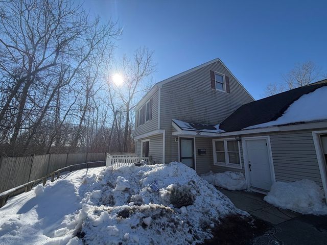 213 Victoria Heights Rd 213, Boston, MA 02136