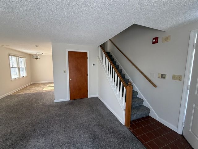 213 Victoria Heights Rd 213, Boston, MA 02136