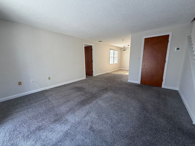 213 Victoria Heights Rd 213, Boston, MA 02136